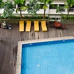 Comfy Studio Apartment At Gateway Park Lrt City By Travelio