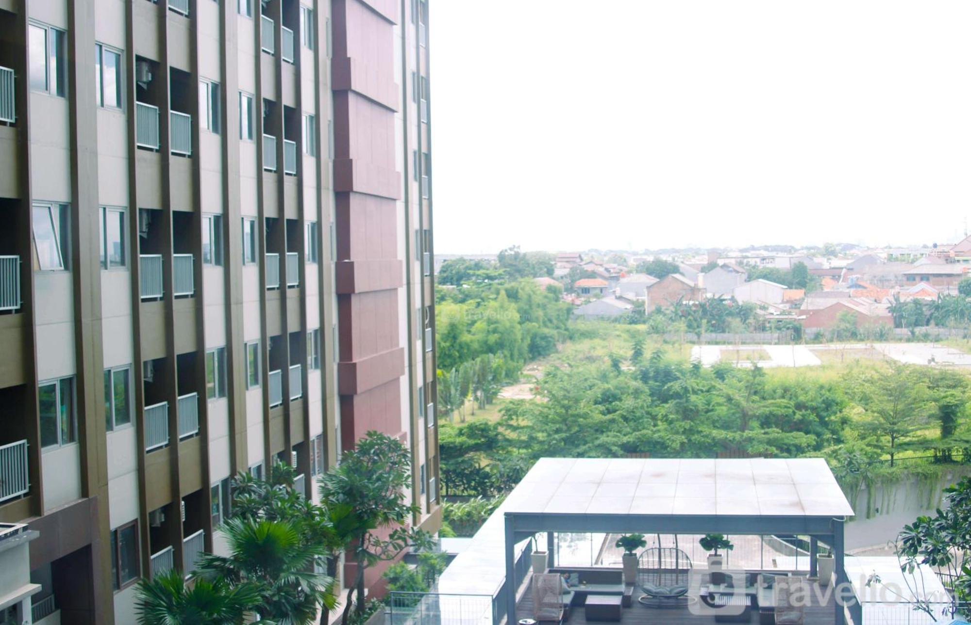 Comfy At Gateway Park Lrt By Travelio Apartemen Bekasi