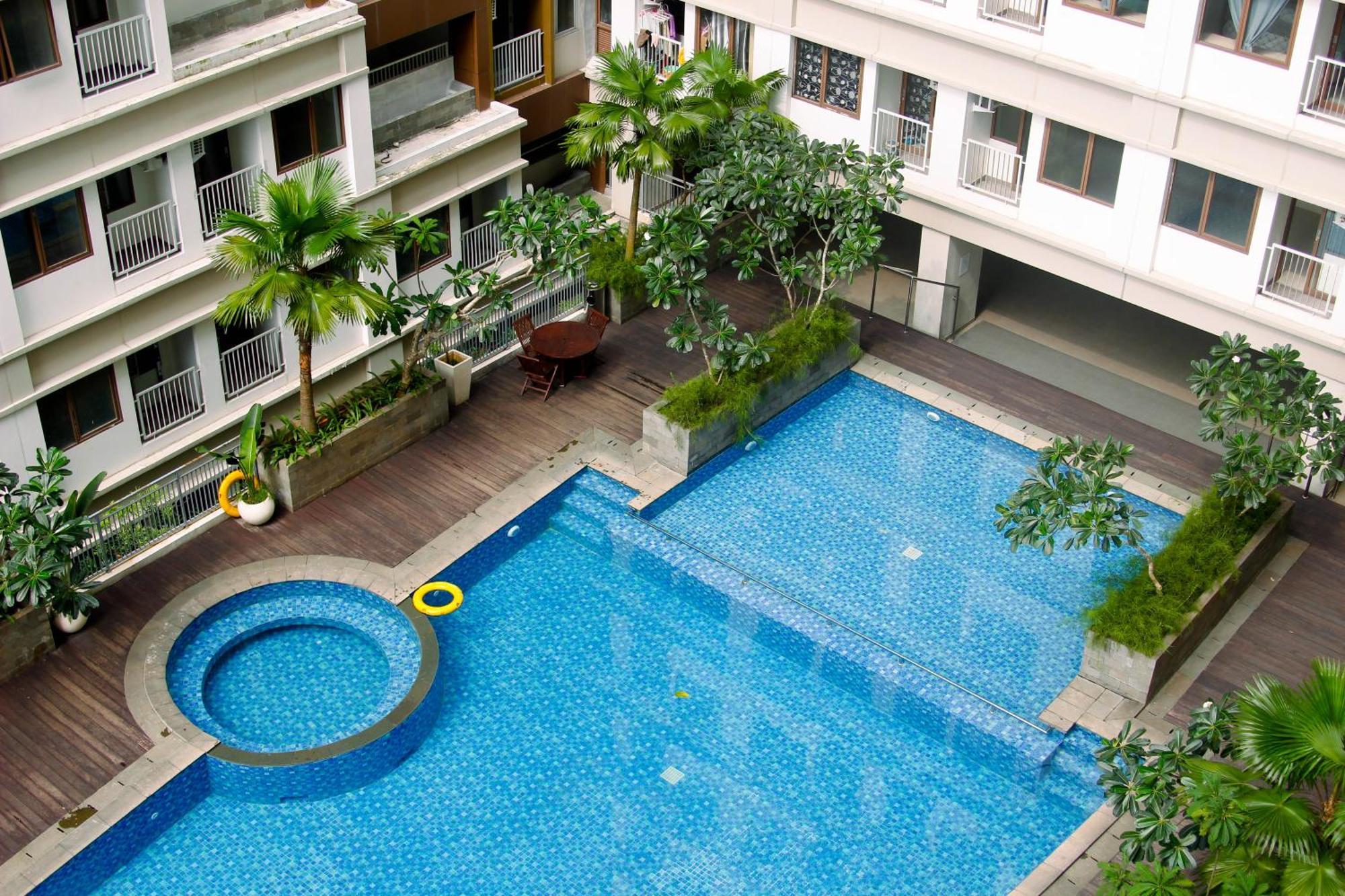 Apartemen Comfy At Gateway Park Lrt By Travelio