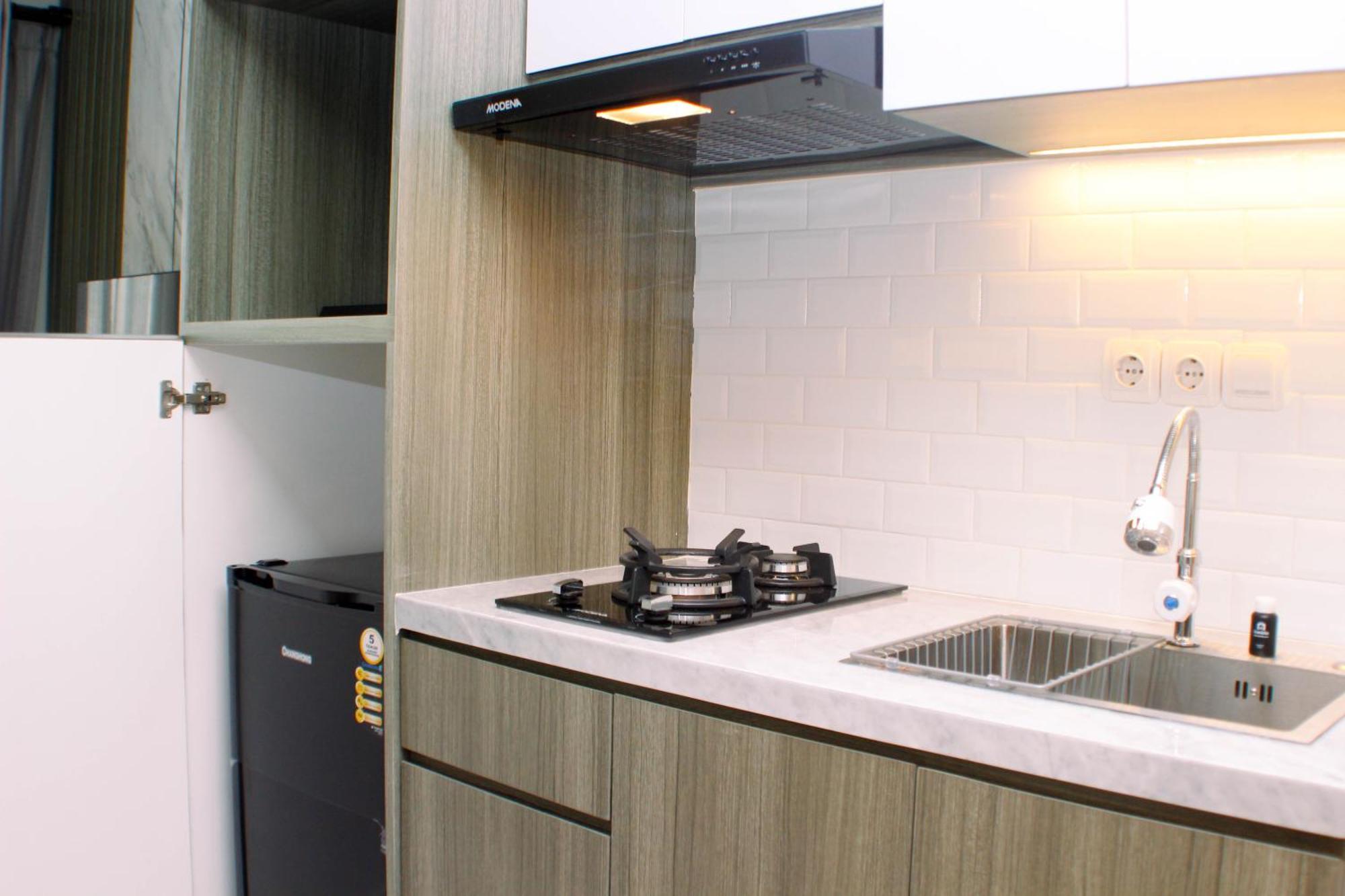 Comfy At Gateway Park Lrt By Travelio Apartemen Bekasi