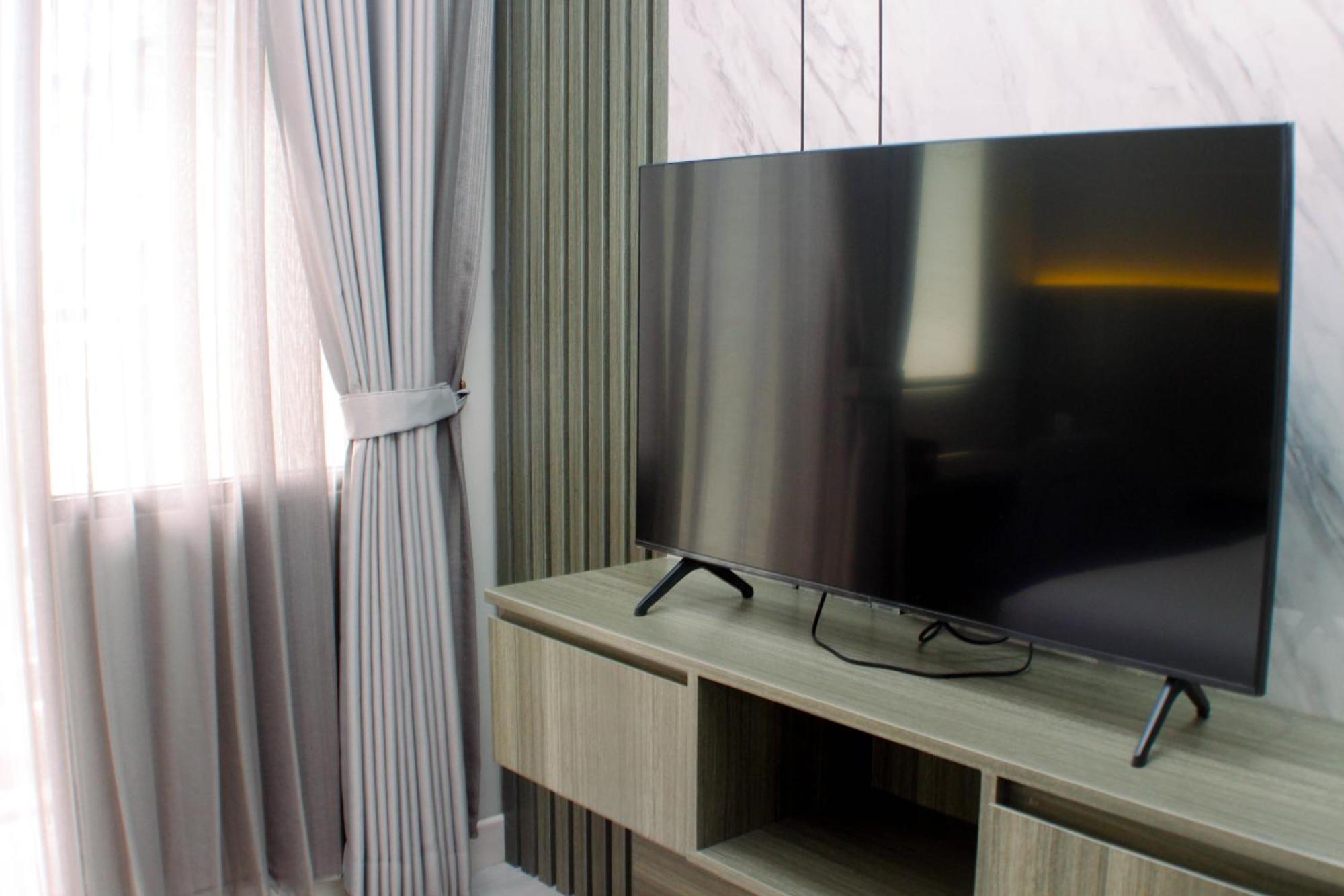 Comfy At Gateway Park Lrt By Travelio Apartemen Bekasi