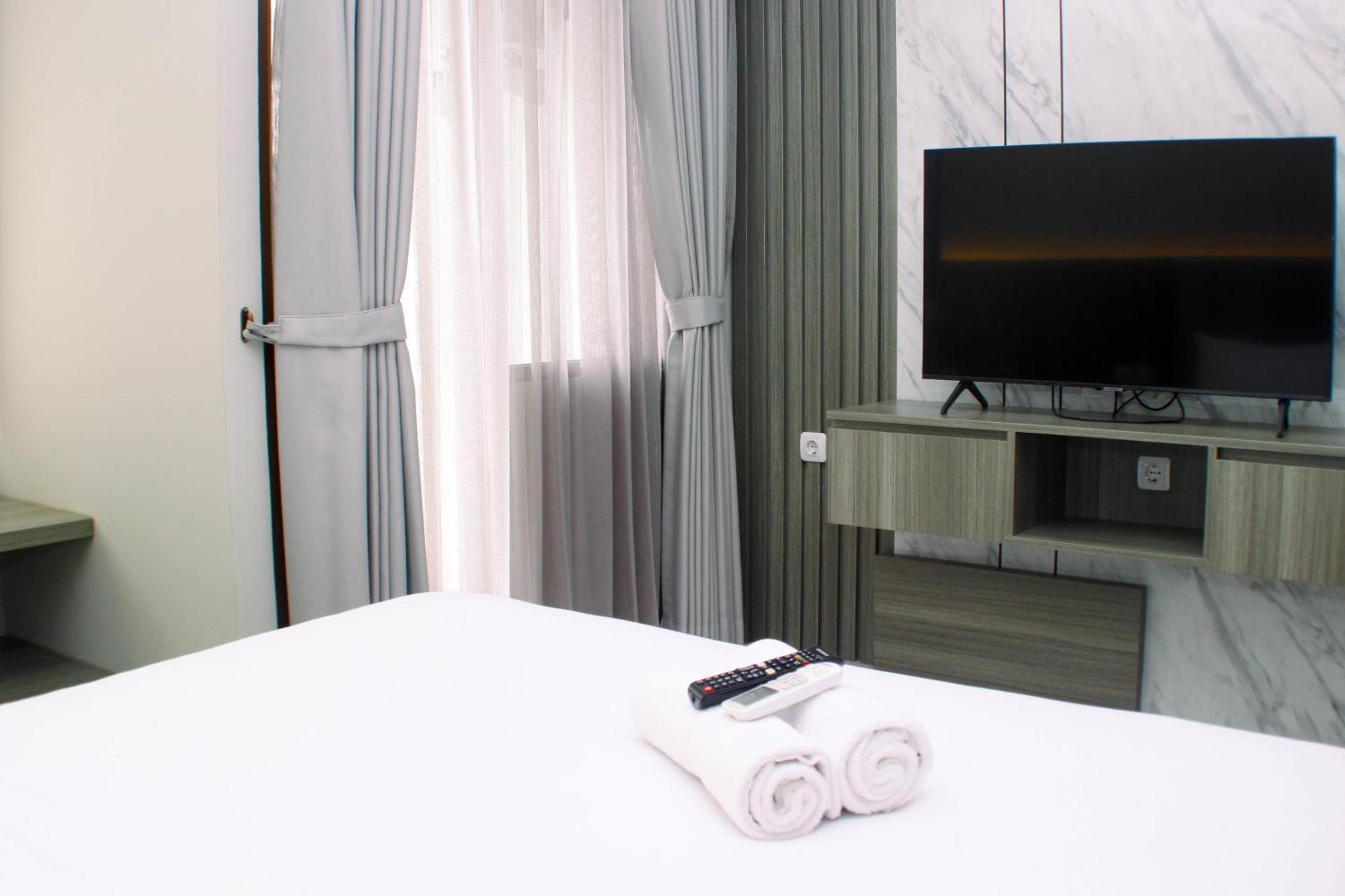 Comfy At Gateway Park Lrt By Travelio Apartemen Bekasi